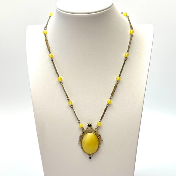 Vintage Art Deco Uranium Glass Pendant Necklace — Yellow Vaseline Cabochon — EUC